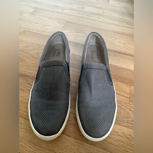 Women’s Naturalizer Navy Slip-On Shoes - Size 8.5